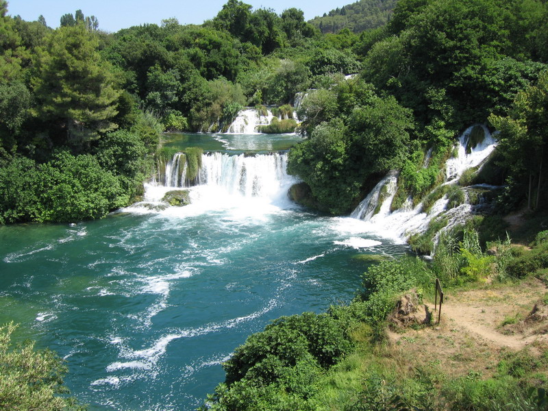 Nacionalni park Krka: rijeka koja gradi katedrale od vode