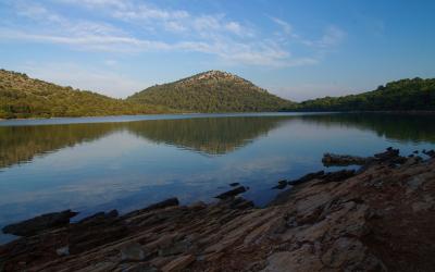 Park prirode Telašćica: strme stene, slano jezero Mir i najljepša uvala Jadrana