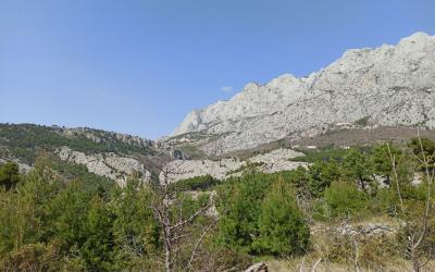 Biokovo Nature Park: the mountain with its feet in the sea and its brow in the clouds